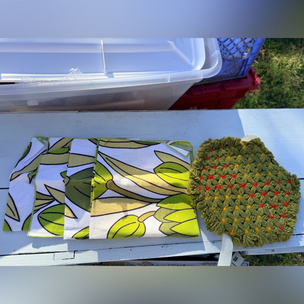 Green Leaf Print napkins and Crochet Coaster